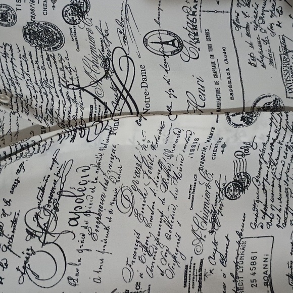 T Tahari Large Hidden Button Front With Bell Type Sleeve - Picture 5 of 11